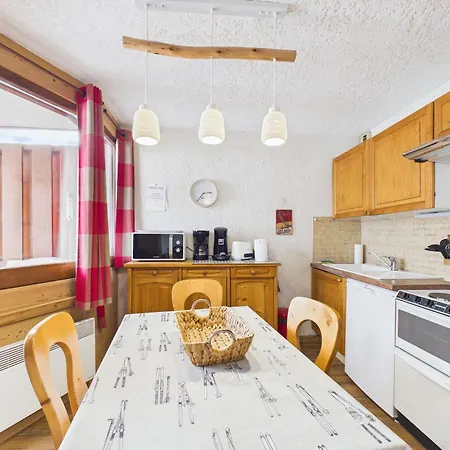 Apartment - T2 Avec Balcon Proche Centre Et Telecabine, Animaux Acceptes, Parking, 5 Pers - Fr-1-623-190