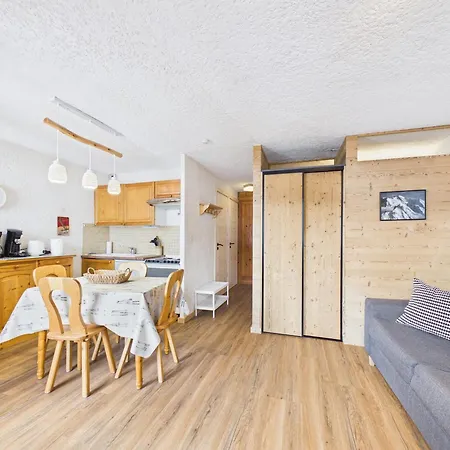 Apartment - T2 Avec Balcon Proche Centre Et Telecabine, Animaux Acceptes, Parking, 5 Pers - Fr-1-623-190